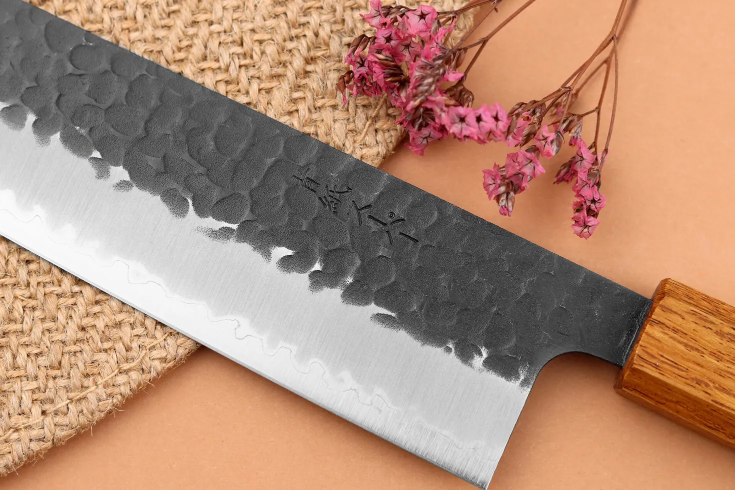 Couteau kiritsuke 21cm japonais artisanal Yuzo Black AS chêne brûlé