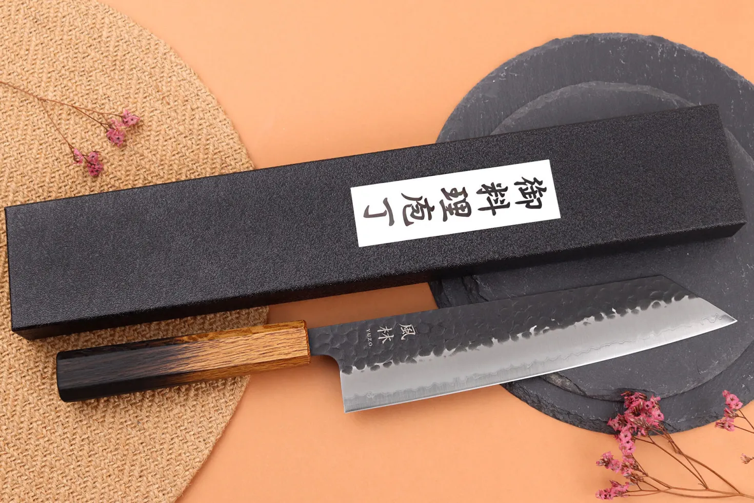 Couteau kiritsuke 21cm japonais artisanal Yuzo Black AS chêne brûlé