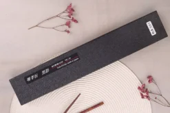 Couteau kiritsuke santoku 16cm japonais Sakai Takayuki Kurokage VG10 manche en chêne brûlé