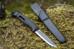 Couteau Mora Companion Spark 13567 lame inox 10,4cm manche caoutchouc noir avec pierre à feu + étui