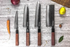 Couteau nakiri Sayuto Séquoia San Mai martelé 17cm