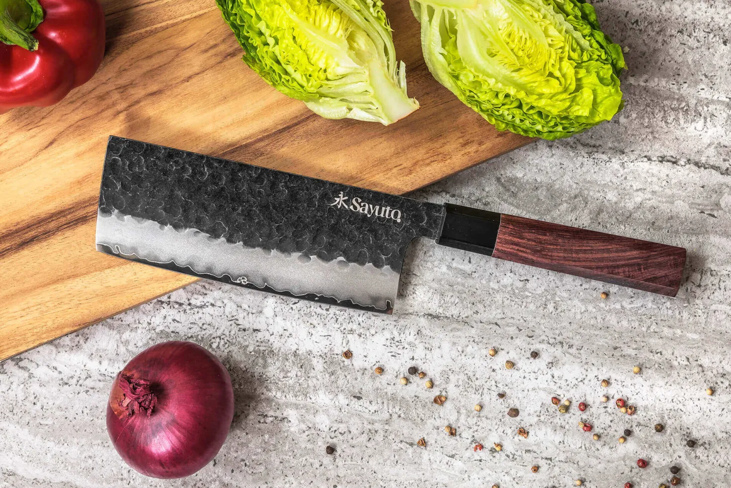 Couteau nakiri Sayuto Séquoia San Mai martelé 17cm