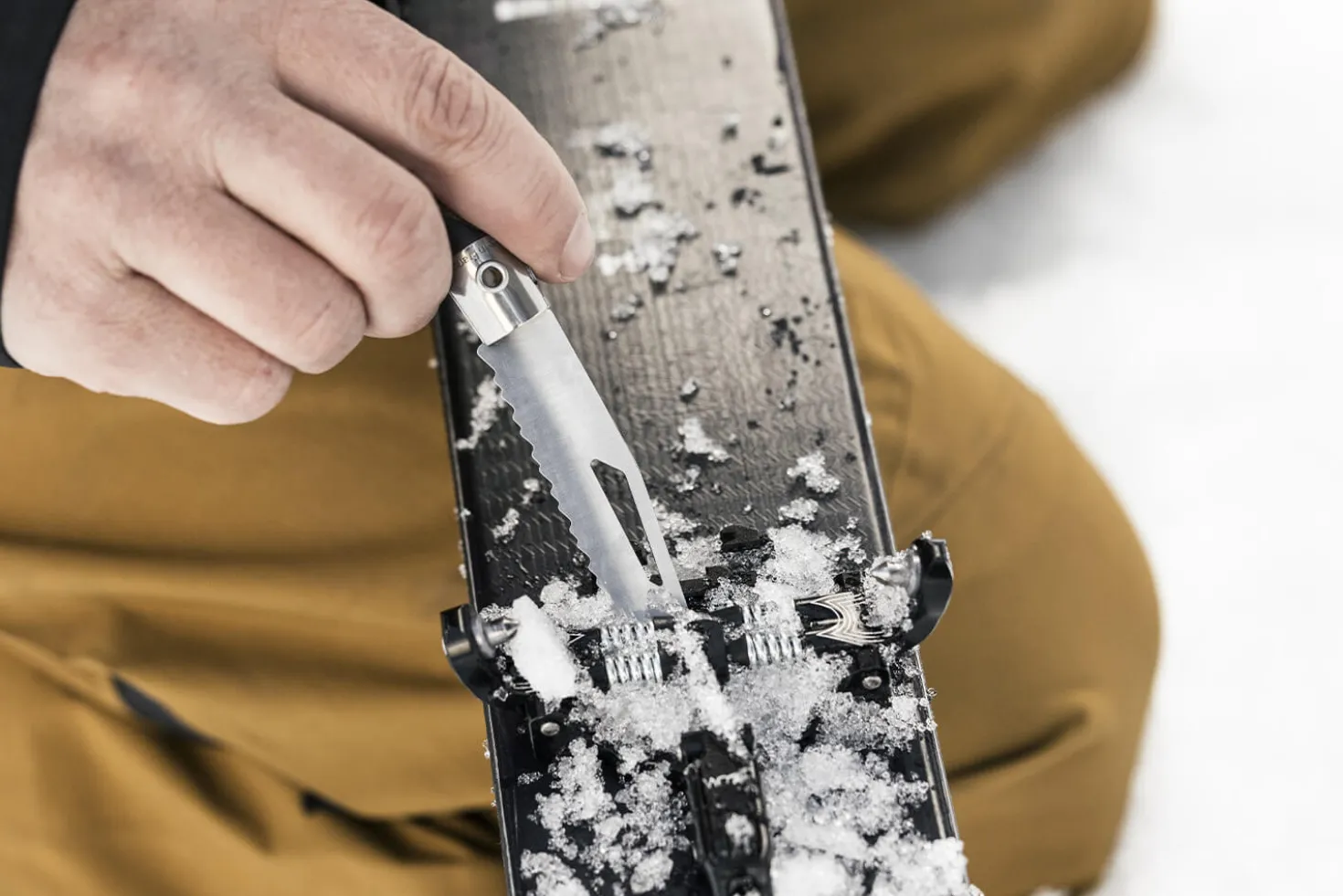 Couteau Opinel Néo7 Alpine brun noir