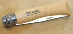 Couteau opinel traditionnel n°7 lame 8cm virole tournante manche en hêtre