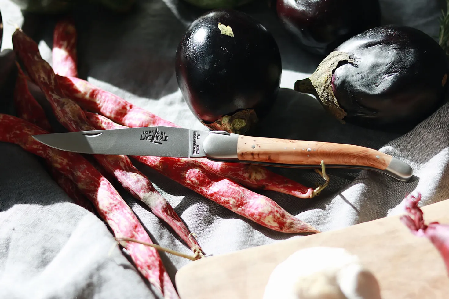 Couteau pliant Forge de Laguiole manche en bois de genévrier 12cm