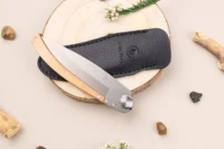 Couteau pliant Le Coq Français Rivière artisanal manche bois d'olivier 11,5cm + étui