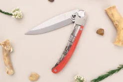 Couteau pliant Le Coq Français Notre Dame de Paris Red Heart artisanal manche bois rouge 11,5cm + étui