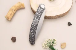 Couteau pliant Le Coq Français Celtic artisanal manche bois d'olivier 11,5cm + étui