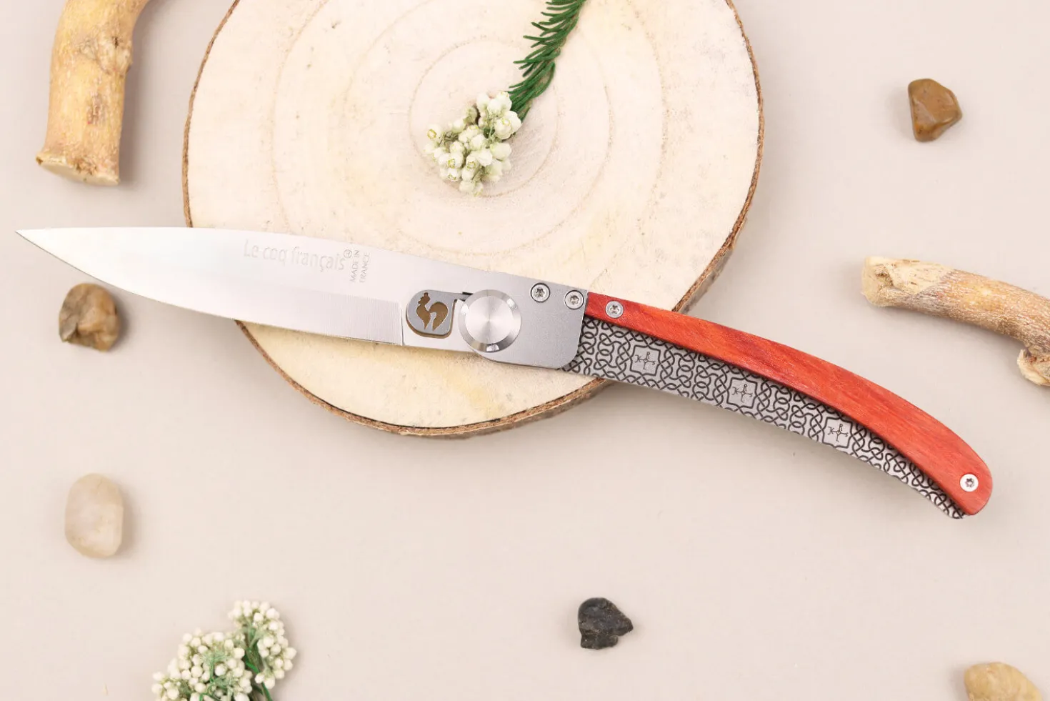 Couteau pliant Le Coq Français Charlemagne Red Heart artisanal manche bois rouge 11,5cm + étui