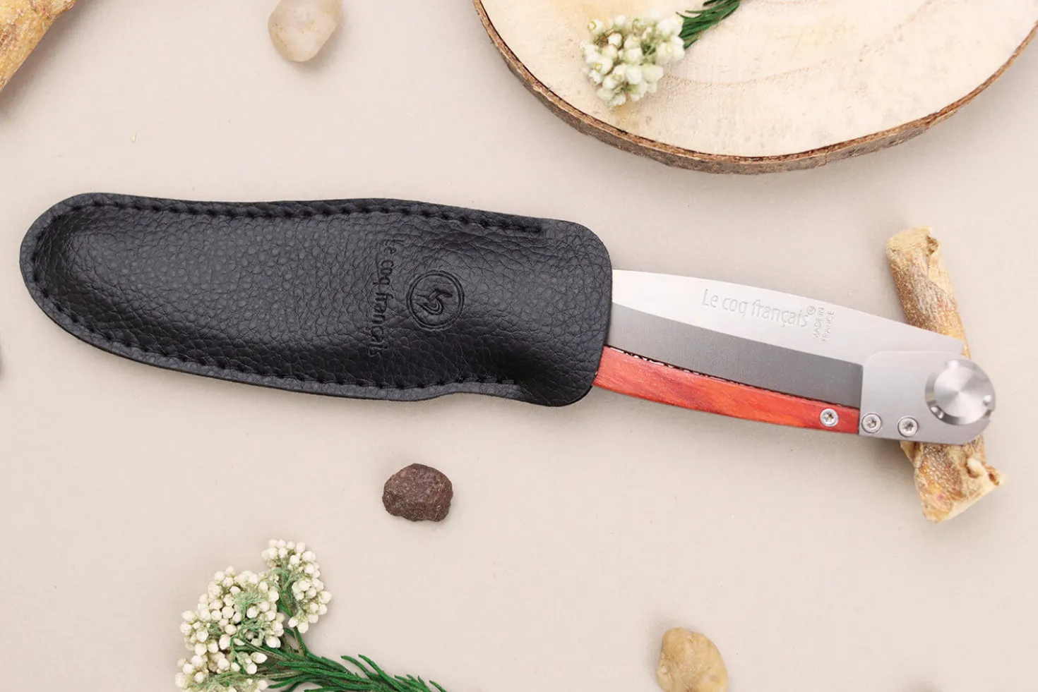 Couteau pliant Le Coq Français Charlemagne Red Heart artisanal manche bois rouge 11,5cm + étui