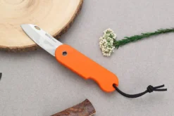 Couteau pliant Skult français éco-responsable La Surfeuse manche orange 10cm