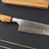Couteau santoku alvéolé 18cm Ryda Knives ST650 Damas et manche en olivier
