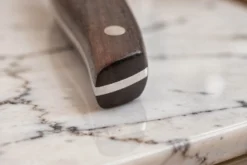 Couteau santoku 17cm Guillaume Leonard Cuistot en acier inoxydable et bois de santal rouge