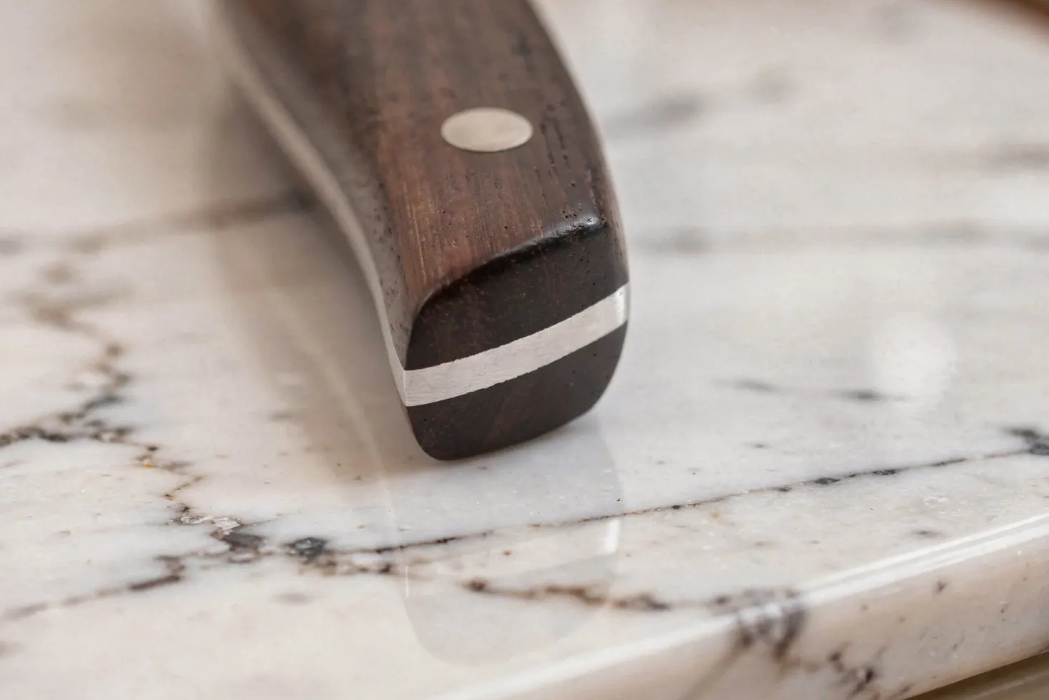 Couteau santoku 17cm Guillaume Leonard Cuistot en acier inoxydable et bois de santal rouge
