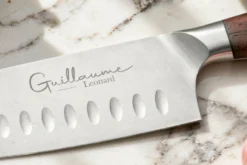 Couteau santoku 17cm Guillaume Leonard Cuistot en acier inoxydable et bois de santal rouge