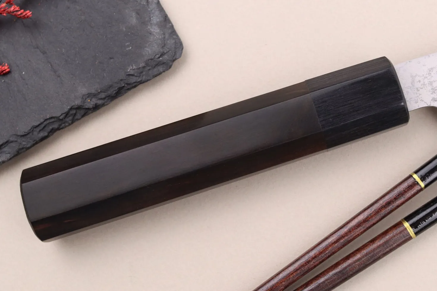 Couteau santoku 16,5cm japonais artisanal Makoto Kurosaki VG7 Damas