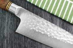 Couteau santoku japonais artisanal forgé Takeshi Saji R2 Tsuchime 16,5cm