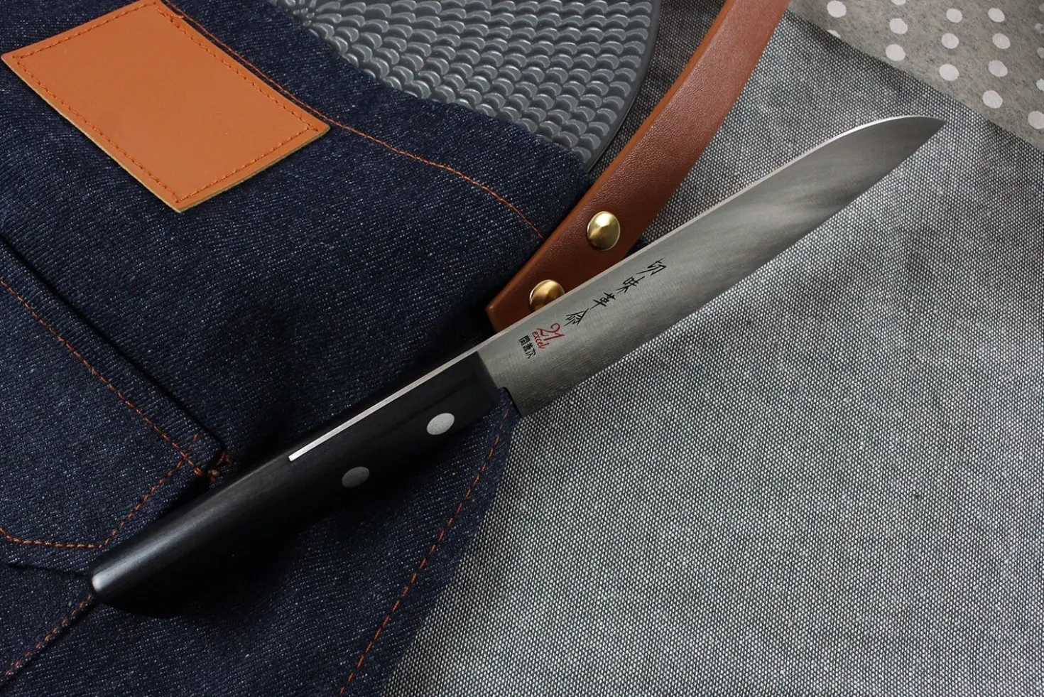 Couteau santoku japonais Kanetsugu Rev 21 lame 13.5cm micro dentée
