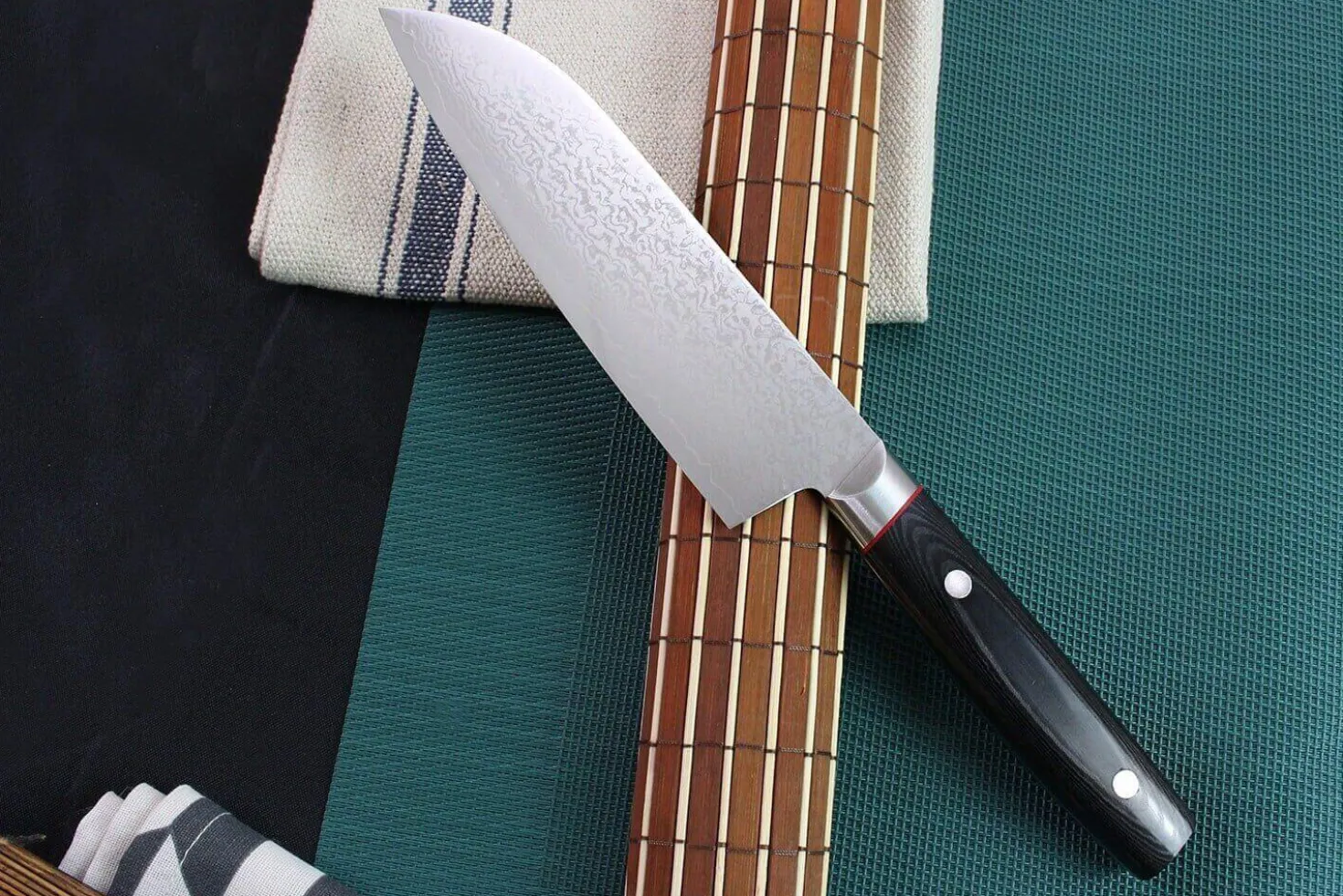 Couteau santoku japonais Kanetsugu Saiun 17cm damas 65 couches