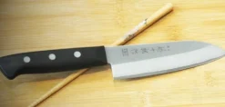 Couteau santoku japonais Tojiro DP Eco lame 14cm manche riveté
