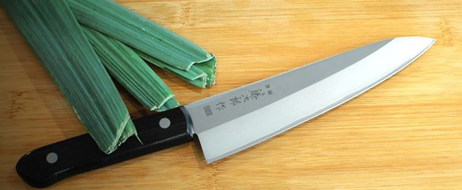Couteau Santoku japonais Tojiro DP plein manche lame 17cm