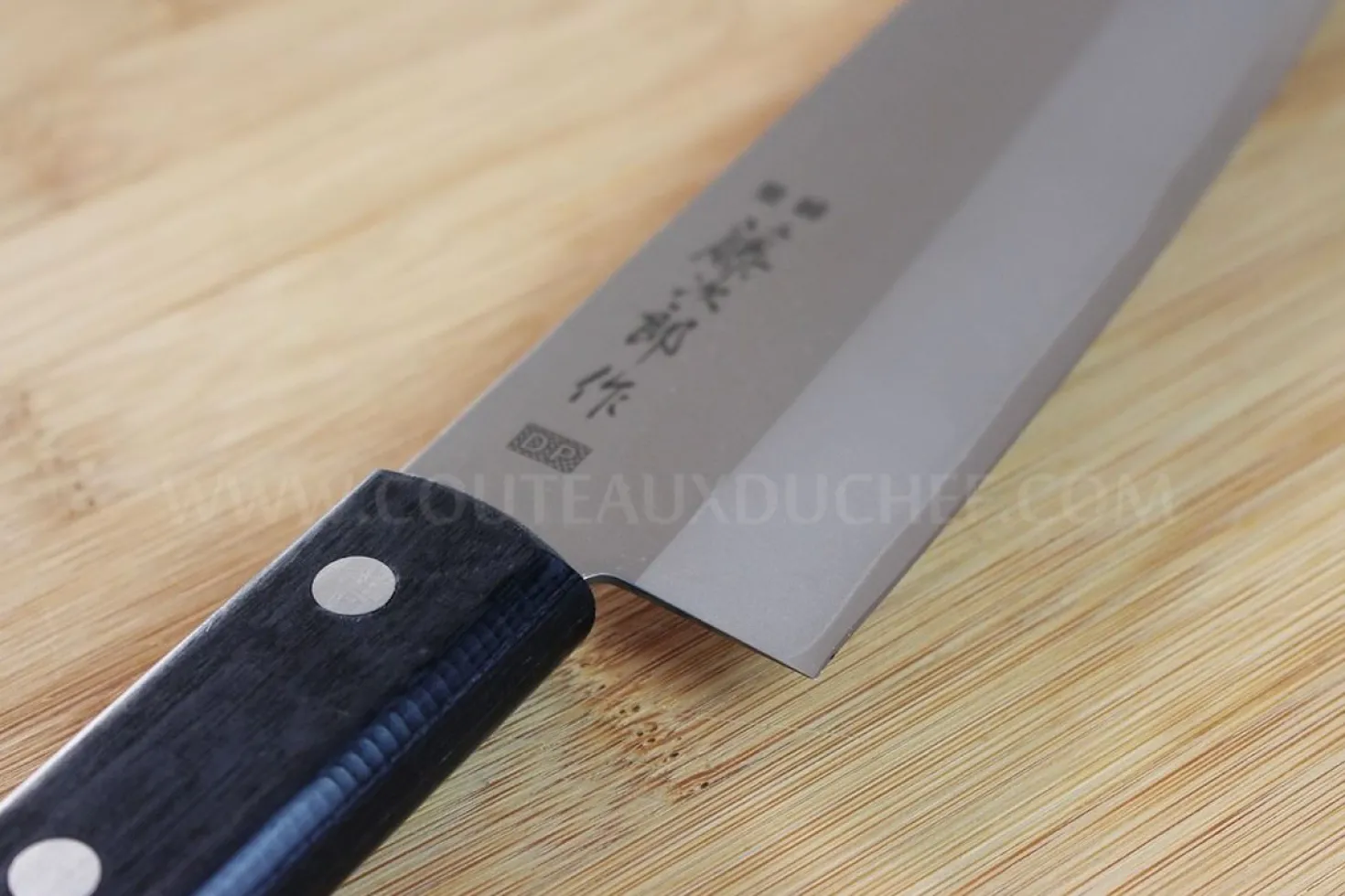 Couteau Santoku japonais Tojiro DP plein manche lame 17cm
