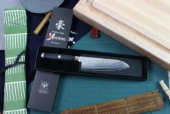 Couteau santoku japonais Yaxell SuperGou Ypsilon 16.5cm damas 193 couches
