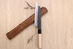 Couteau santoku kiritsuke 18cm japonais artisanal Sakai Kikumori Kikuzuki Kuro