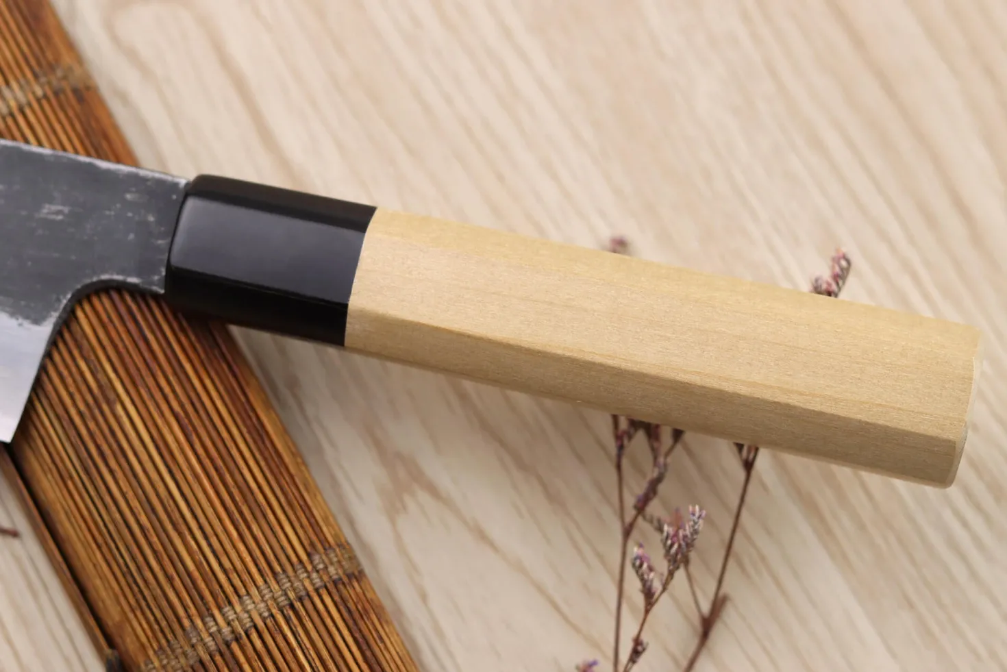 Couteau santoku kiritsuke 18cm japonais artisanal Sakai Kikumori Kikuzuki Kuro