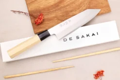 Couteau santoku kiritsuke 18cm japonais artisanal Momotaro Ginsan manche en magnolia