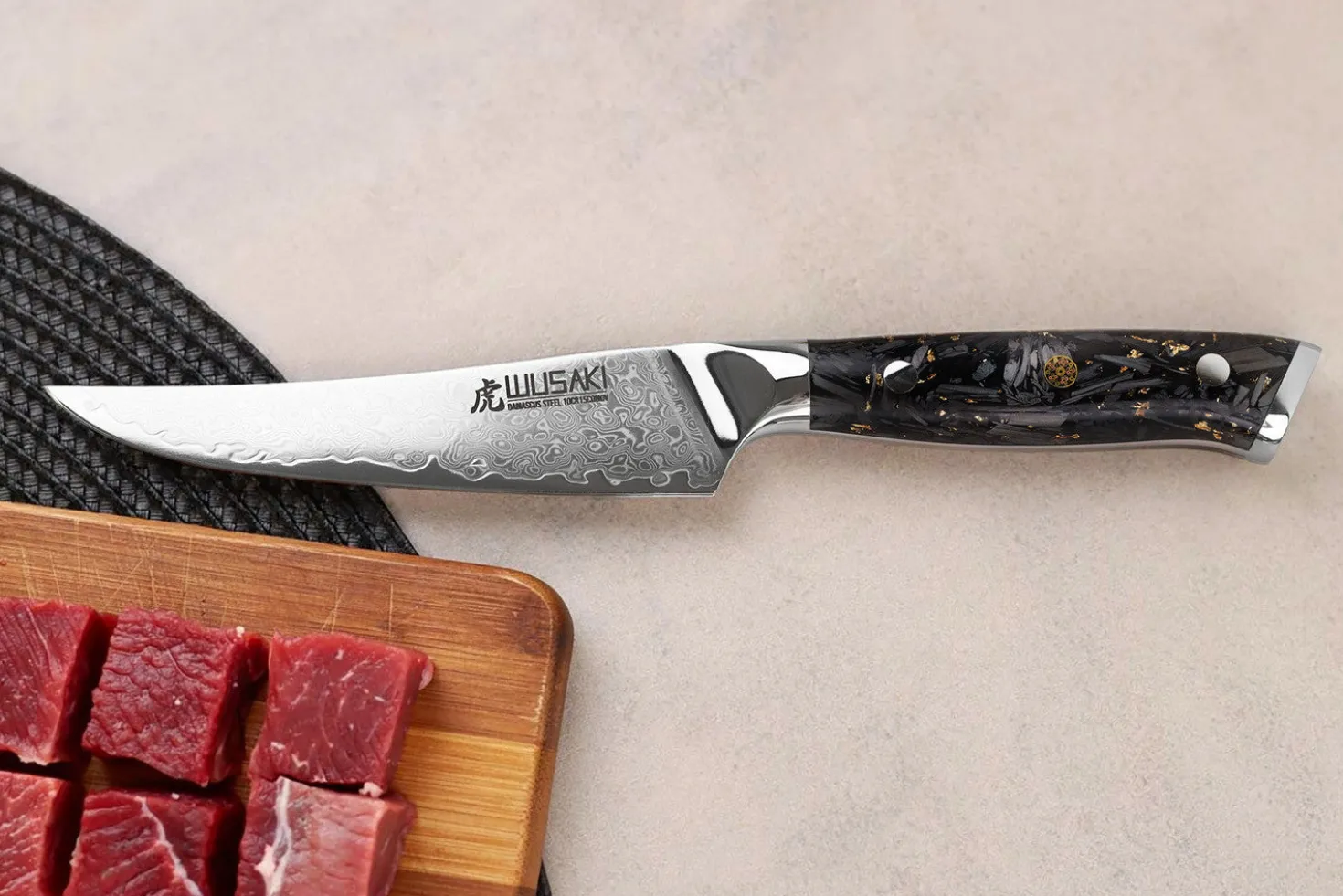 Couteau à steak Wusaki Sakin Damas 10Cr 13cm manche en fibre de carbone et feuille d'or