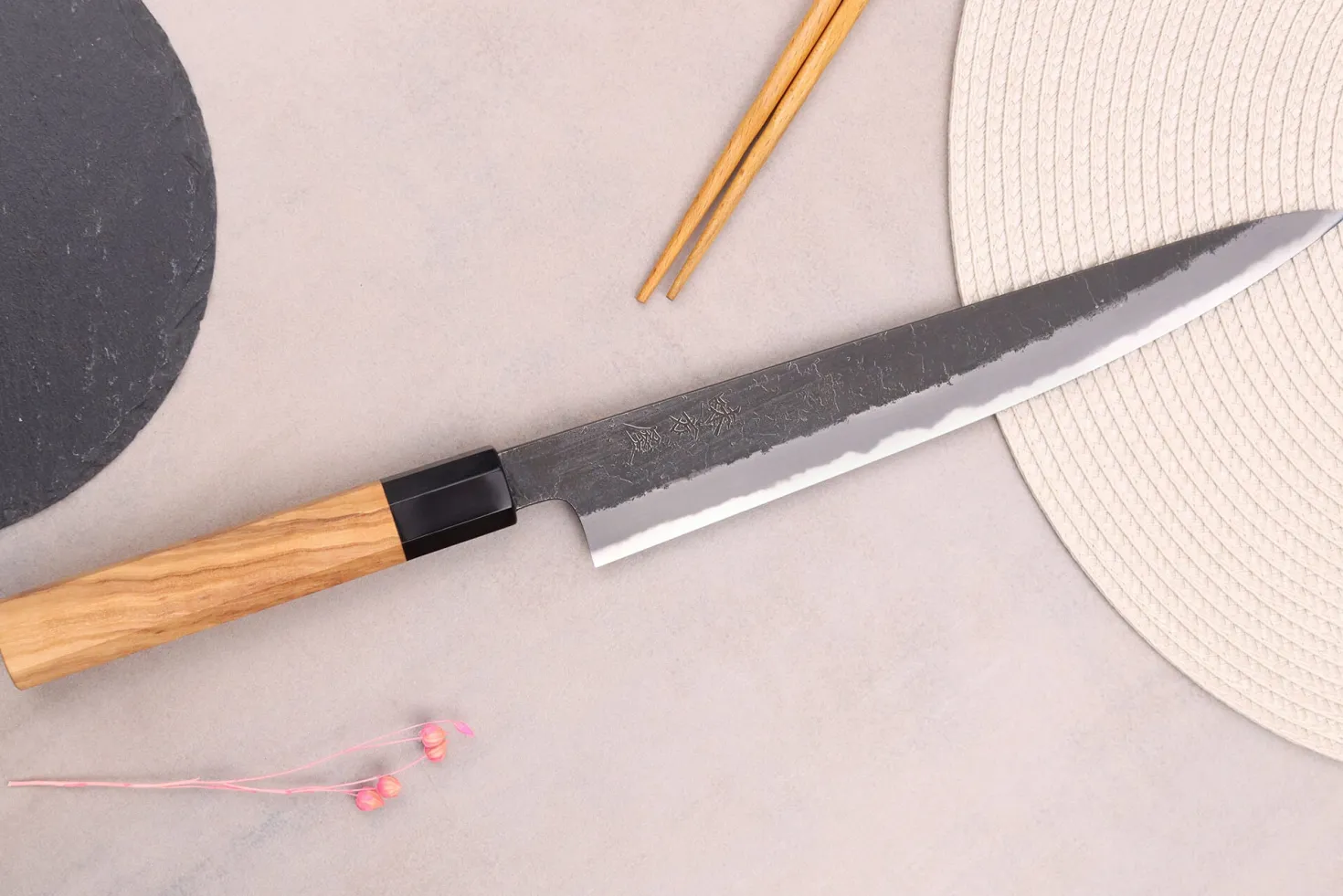 Couteau sujihiki 24cm japonais artisanal Hinoura Mutsumi Ajikataya Black Nashiji