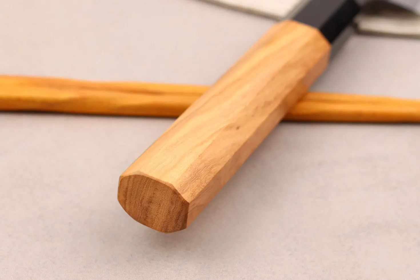 Couteau sujihiki 24cm japonais artisanal Hinoura Mutsumi Ajikataya Black Nashiji