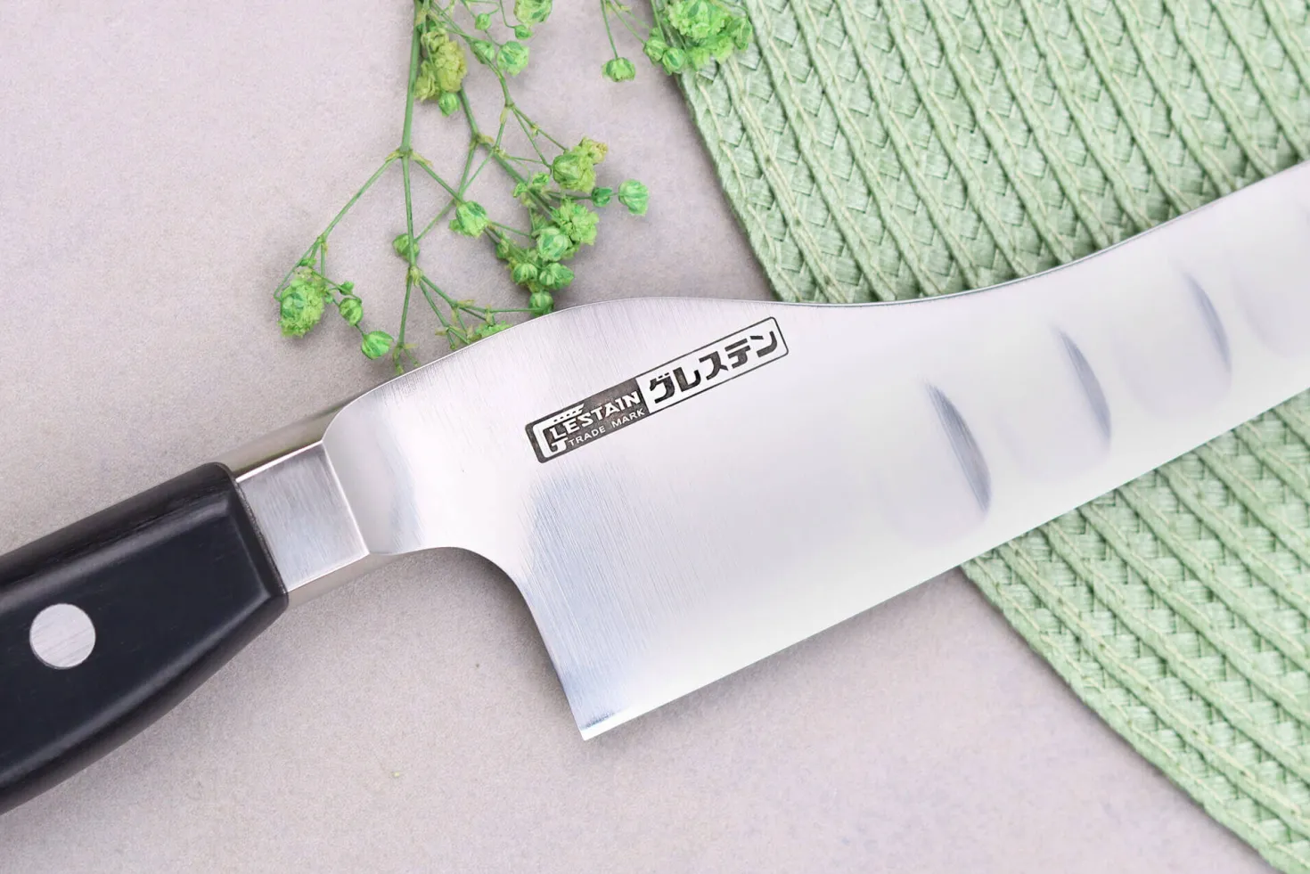 Couteau universel alvéolé dos courbé japonais Glestain K Series 18cm