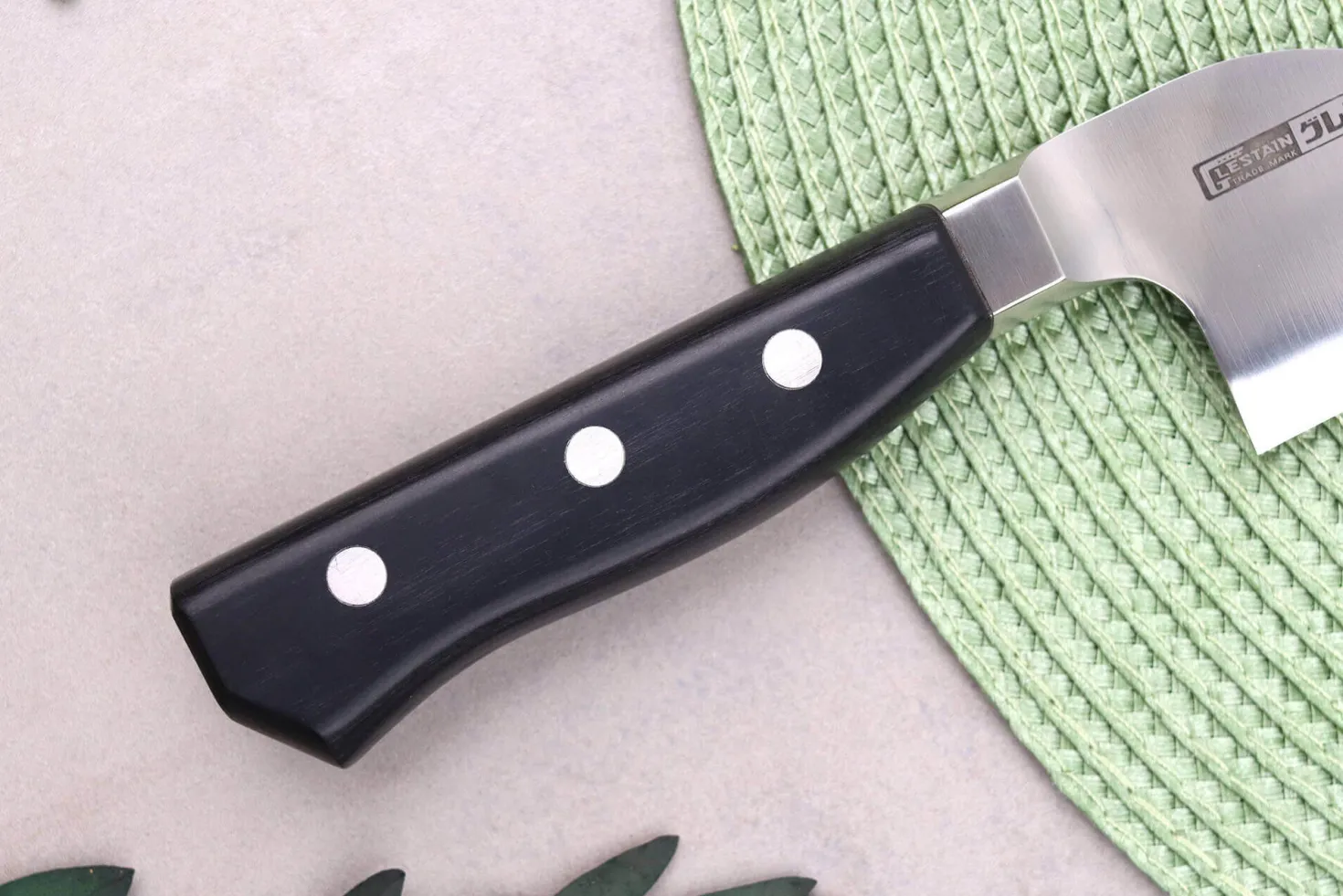 Couteau universel alvéolé dos courbé japonais Glestain K Series 18cm