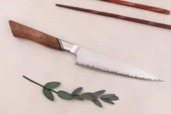 Couteau universel 13cm Ryda Knives A-30 San Maï et manche en noyer