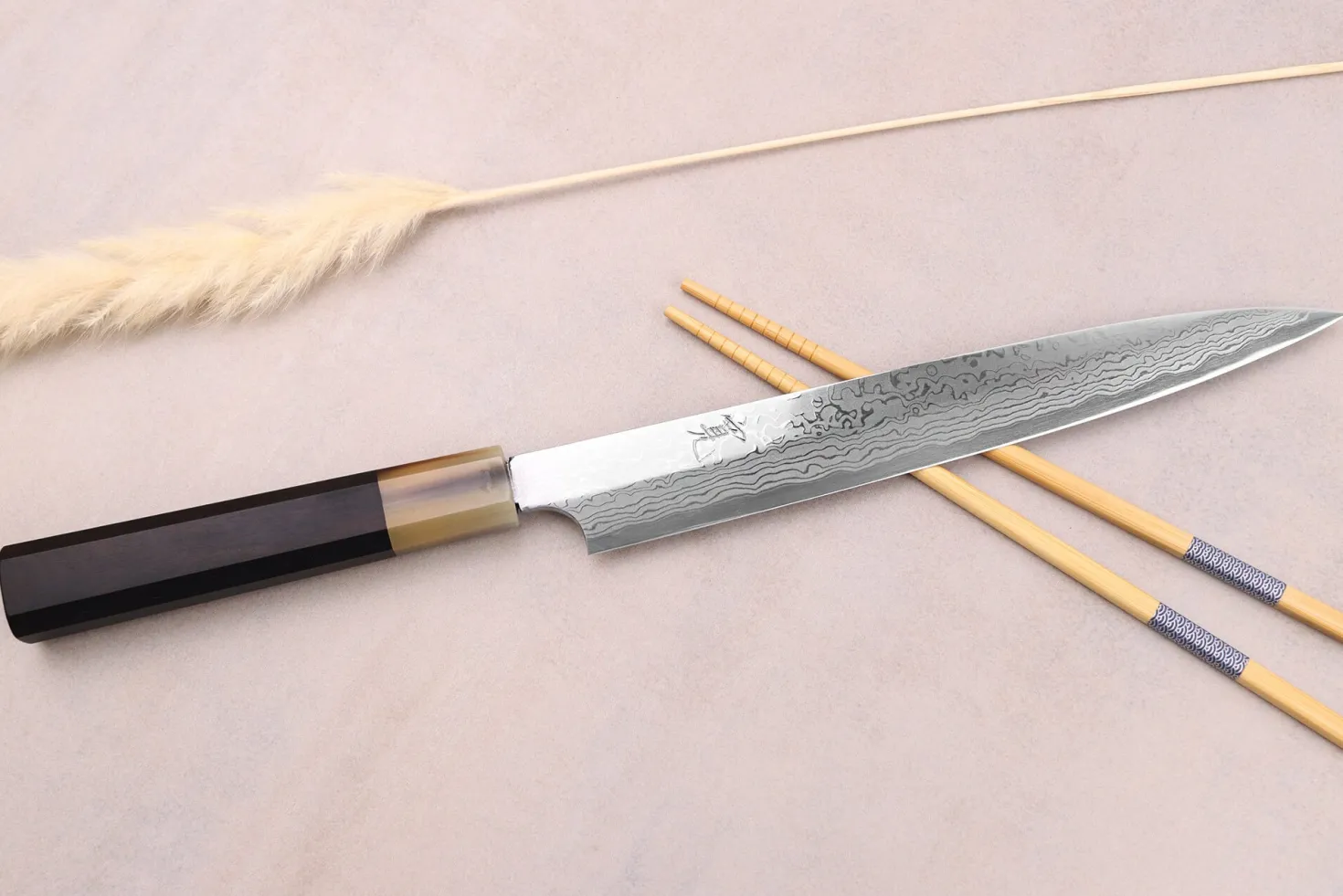 Couteau yanagiba 24cm japonais artisanal Hatsukokoro Yauji Yoshihiro Damas BS2