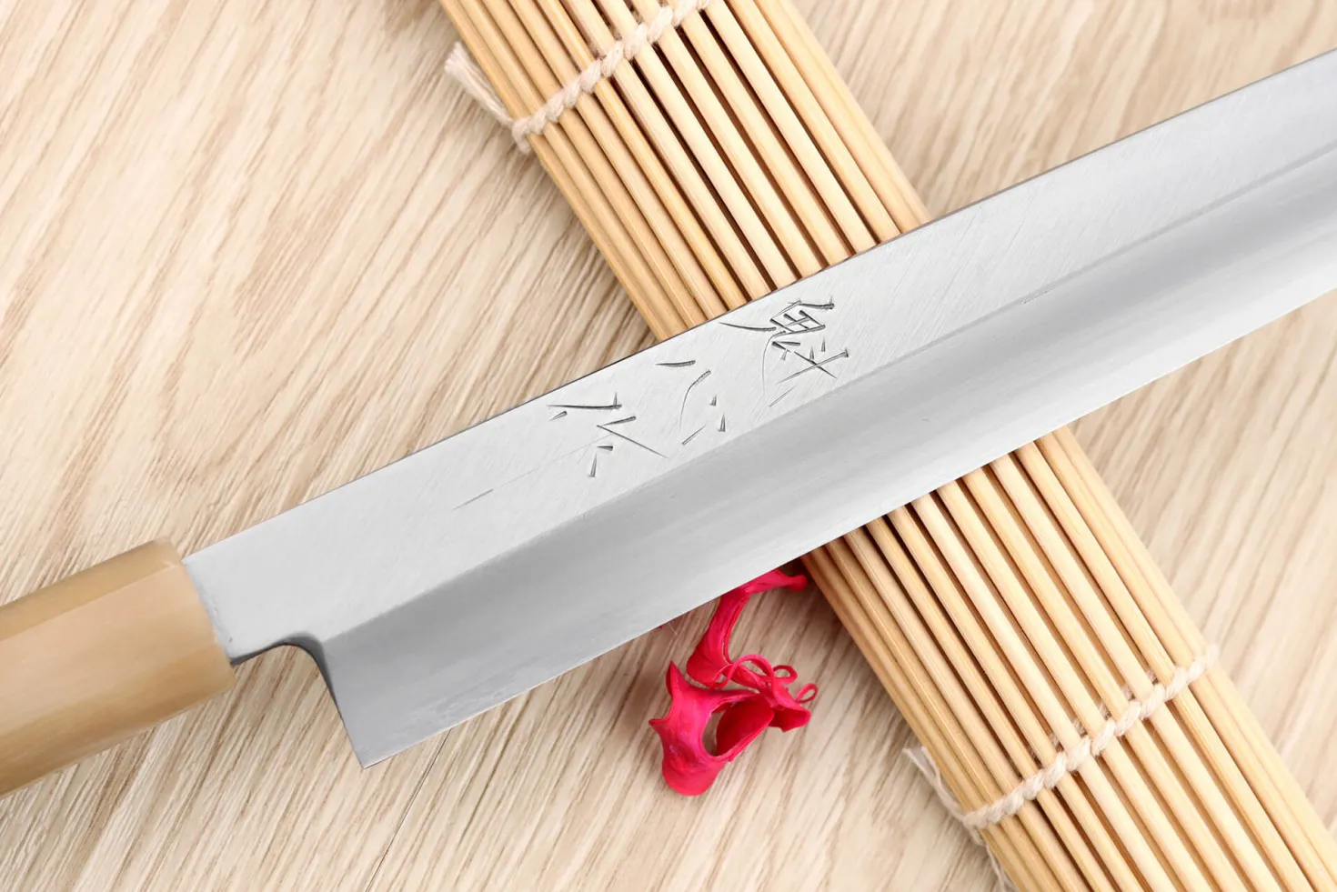 Couteau yanagiba 24cm japonais artisanal Nakamura Kaishin Saku WS2 en magnolia