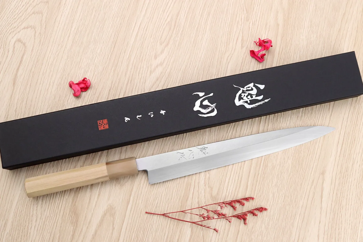 Couteau yanagiba 24cm japonais artisanal Nakamura Kaishin Saku WS2 en magnolia