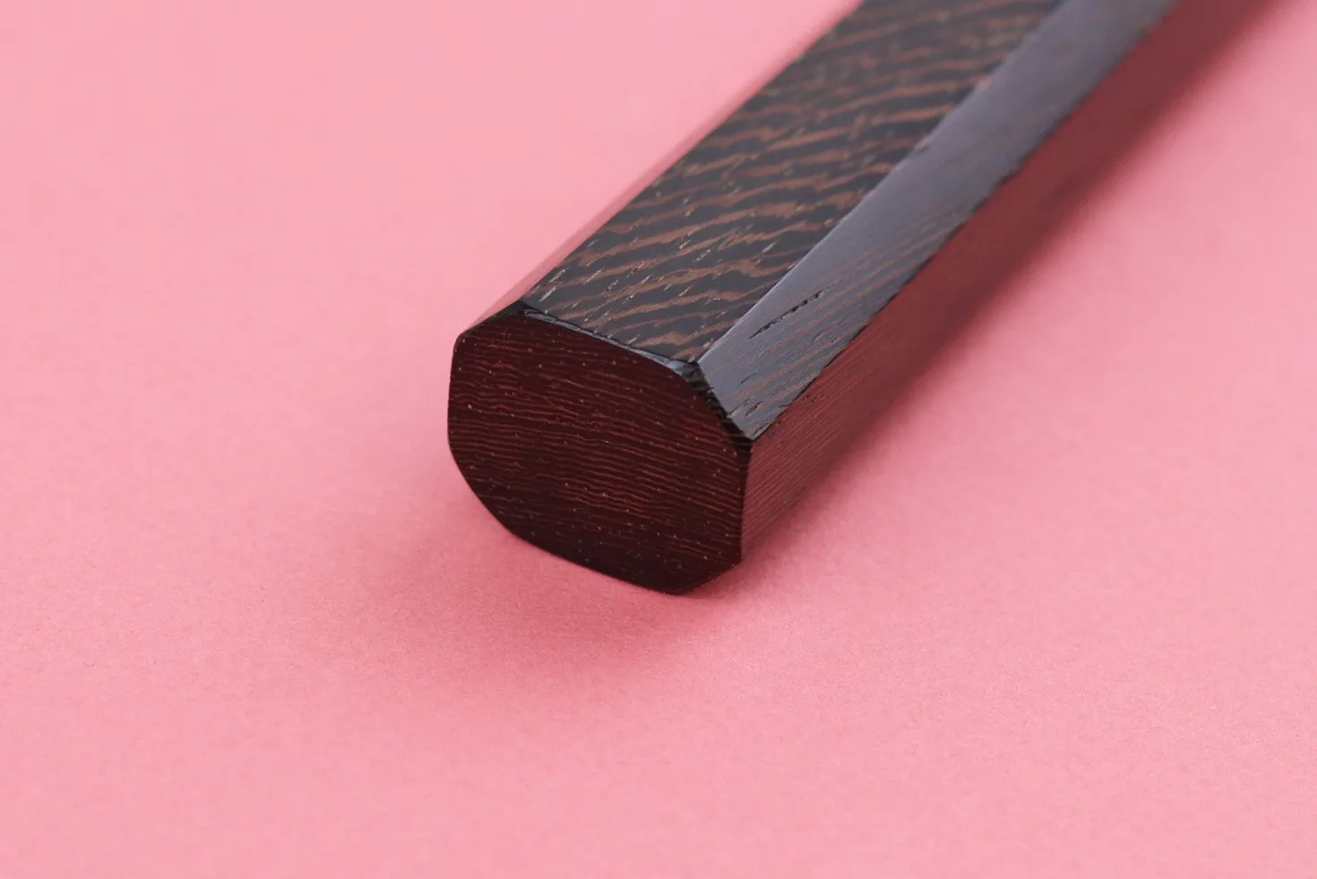 Couteau yanagiba 24cm japonais artisanal Hatsukokoro Shirasagi manche en wengé
