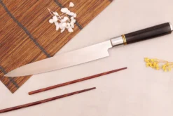 Couteau yanagiba 24cm Sayuto Ebène 7Cr manche en ébène