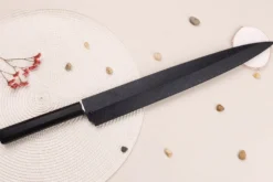 Couteau yanagiba japonais artisanal 33cm Sakai Takayuki Byakko manche en ébène + étui