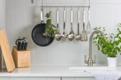 Cuillère ajourée Kitchen Aid en acier inoxydable