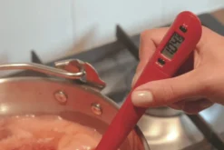 Cuillère-thermomètre KitchenCraft Home Made en silicone rouge