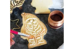 Emporte pièce Scrapcooking Père Noël + embosseur en bois