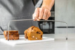 Fil à découper pour gâteaux KitchenCraft Sweetly Does It en acier carbone