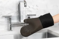 Gant de cuisine OXO en silicone
