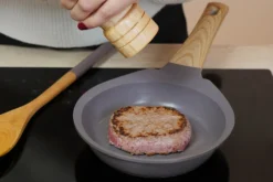 L'Incroyable Poêle antiadhérente en céramique Cookut moka