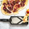 Mandoline Microplane en V double fonctions avec protège doigts