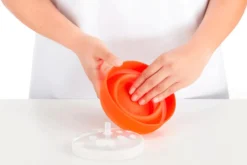 Mini bol à popcorns Lékué pour micro ondes en silicone diamètre 12,7cm